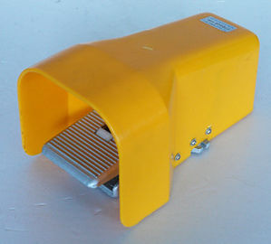 Soupape à air manuelle pneumatique jaune/bleue de pied de la valve 4F210-08G avec la couverture protectrice